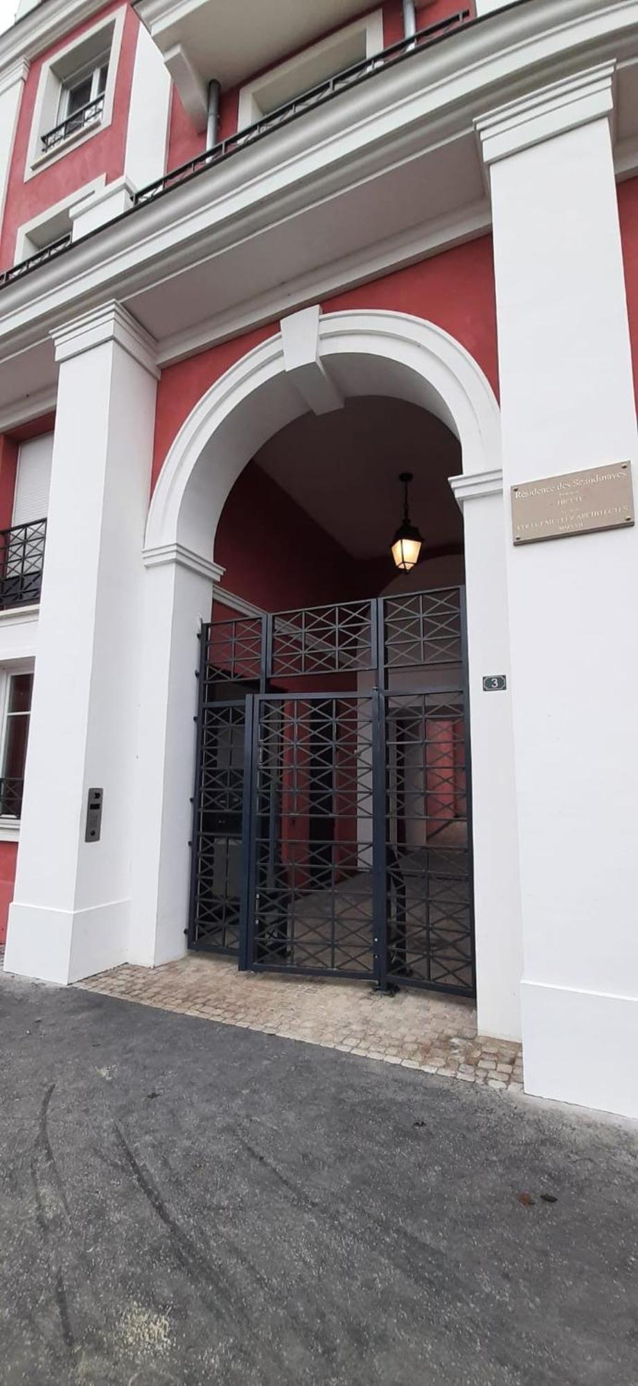 סאריס Disney At Home 3 Bed Rooms- Confort 90M2 - Best Location מראה חיצוני תמונה